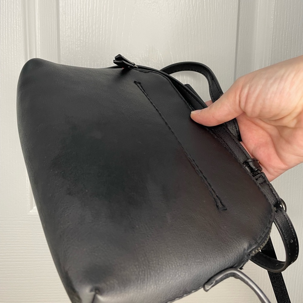 Universal Thread Black Crossbody Bag - Picture 7 of 14